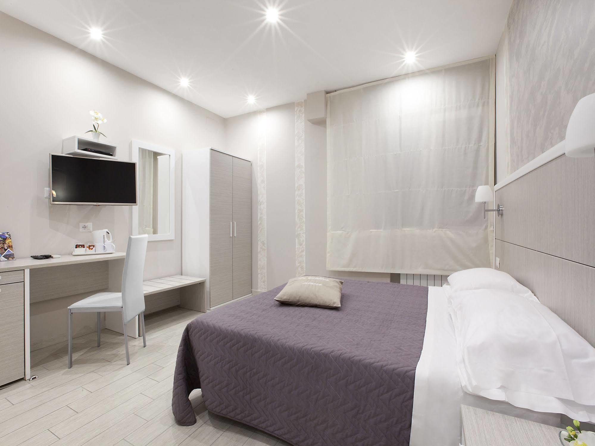 Le Quattro Piazze Bed & Breakfast Sorrento Ngoại thất bức ảnh